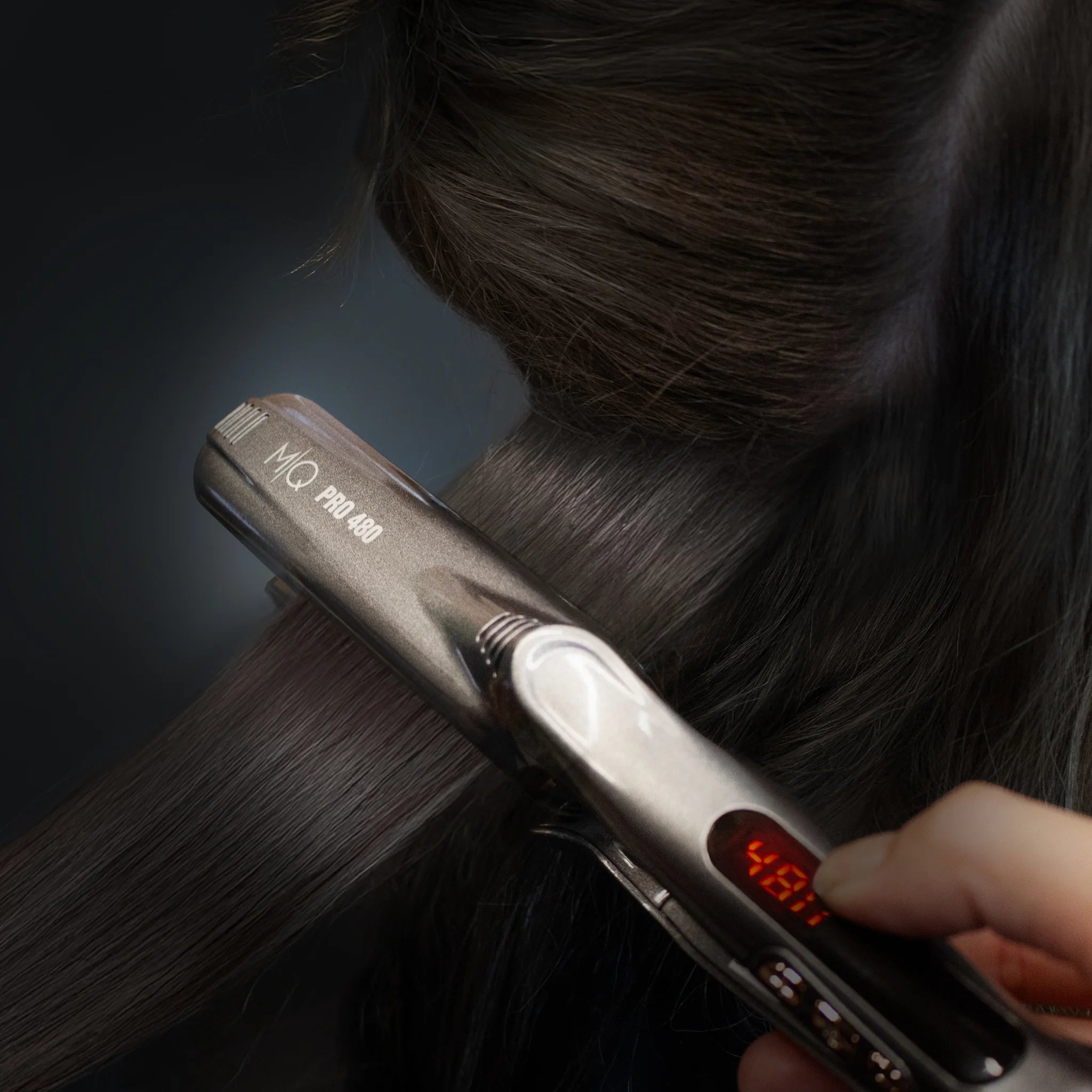 Detalle de la plancha MQ Pro 480 con pantalla digital mostrando temperatura a 480°F.