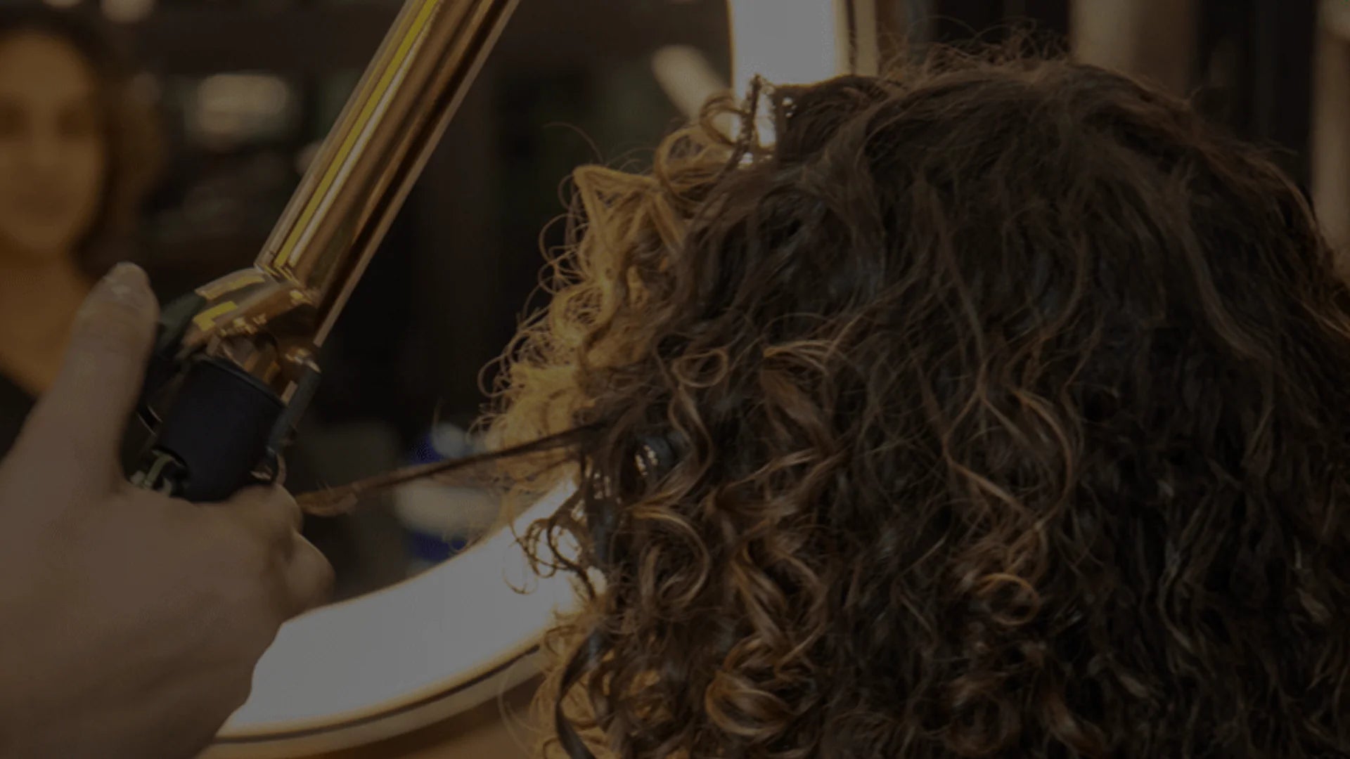 Moldeador de rizos MQ Gold Titanium con control digital de temperatura hasta 230°C