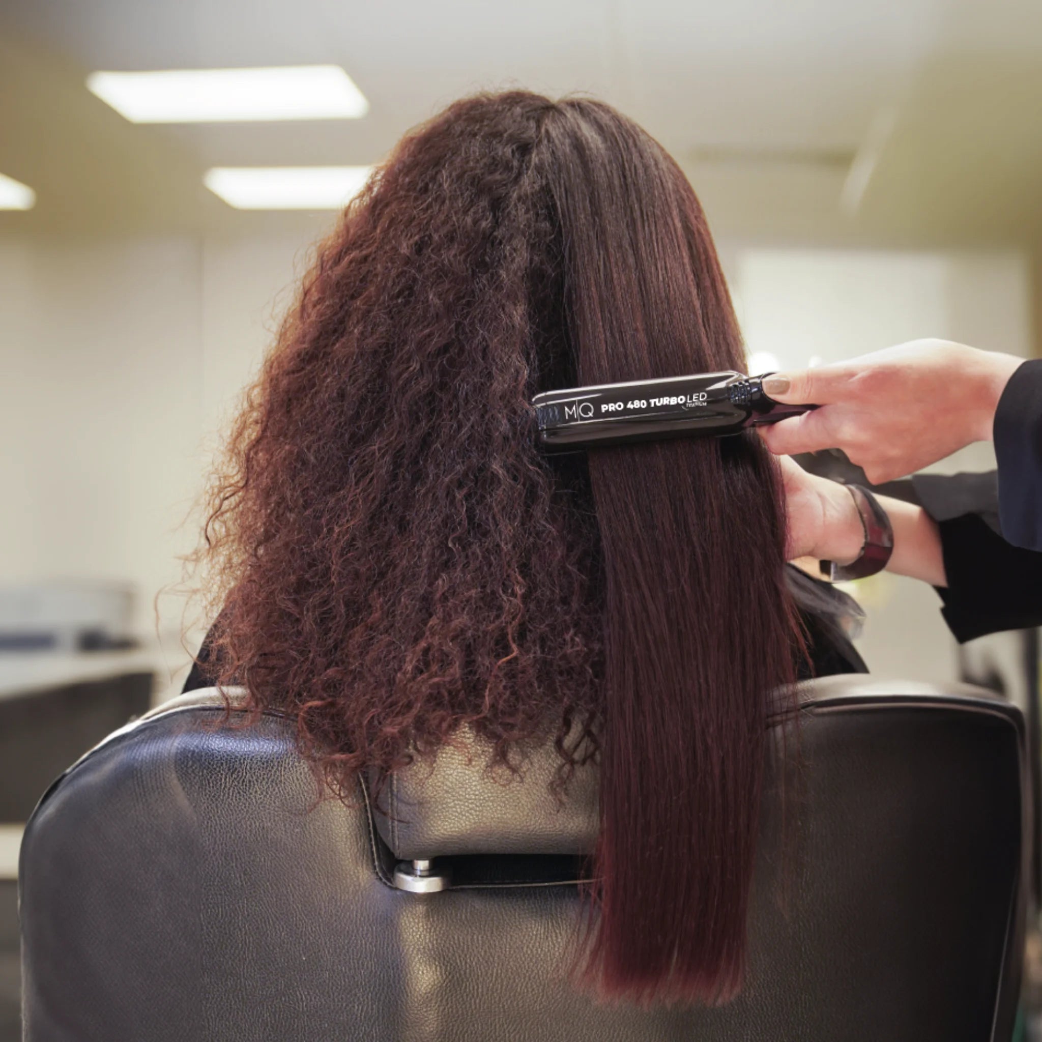 Plancha MQ PRO 480 TURBO LED con botón Turbo e indicador LED para máxima potencia